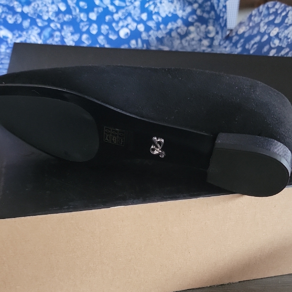 Classic Black Women's Loafers - Picture 5 of 6
